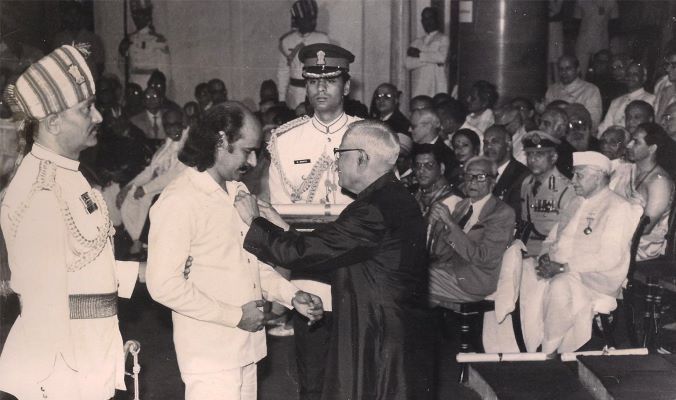 Bharat Gopy receiving Padma Shri