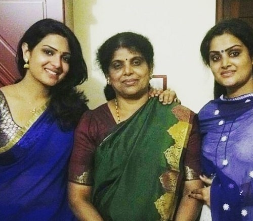 Divya Pillai and her mother and sister Pooja