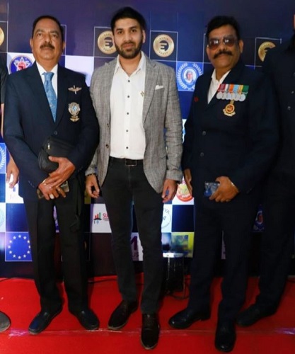 Dr Ahmed Haque with Captain AD Manek and Major Ajay Singh