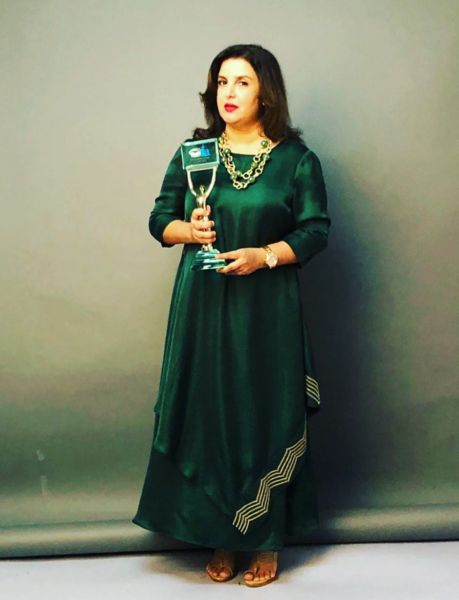 Farah Khan with her Indian Television Academy Award (2017)