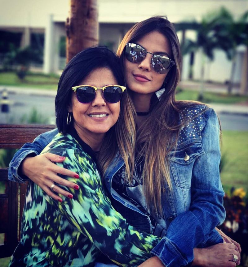Luana Andrade with her mother