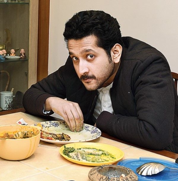 Parambrata Chatterjee having a non-vegetarian meal