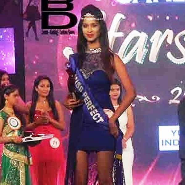 Pavi Poovappa after winning the title of Miss Perfect at the Mr &amp; Ms Flamingo Sandelhood Star 2015 contest