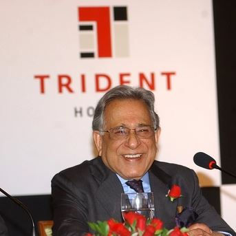 Prithvi Raj Singh Oberoi addressing the stakeholders of Trident
