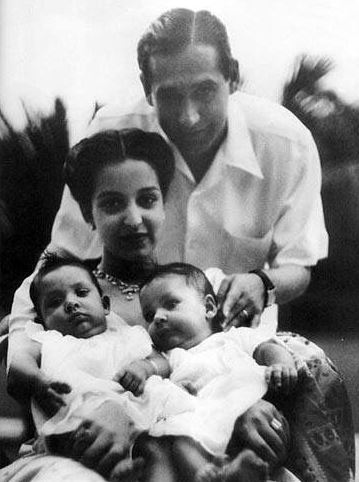 Prithvi Raj Singh Oberoi's elder brother, Raj Tilak Singh Oberoi, with his family