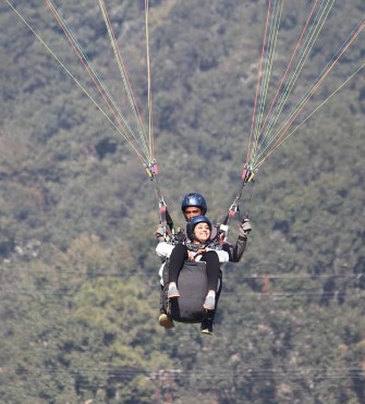 Rashmi Gautam while enjoying paragliding
