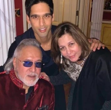 Siddharth Mallya with his parents