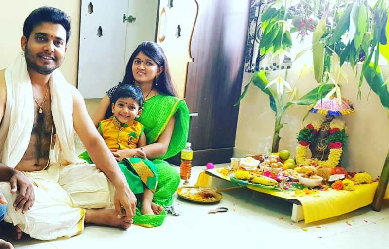Srinu Boddupalli doing Pooja with his family