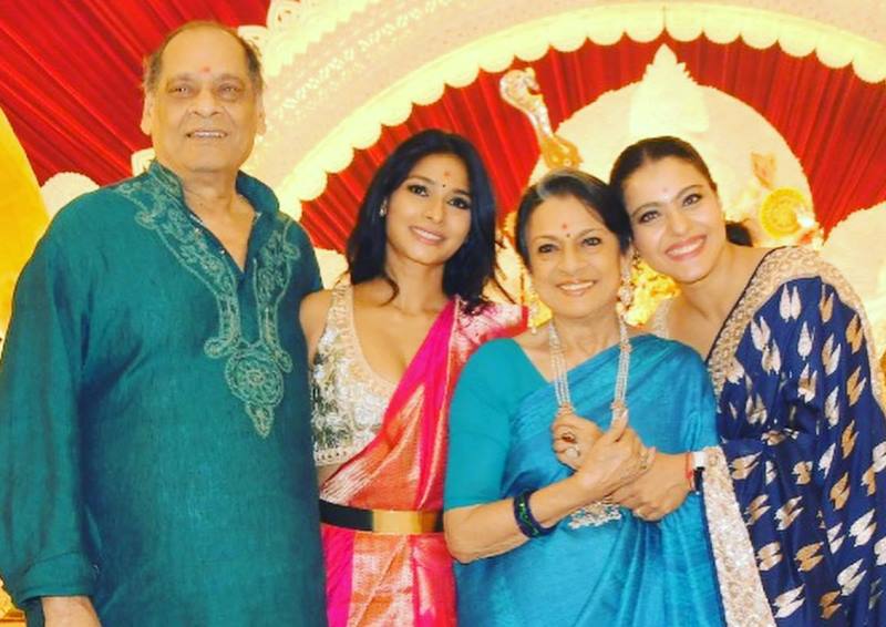 Tanishaa Mukerji with her parents and sister