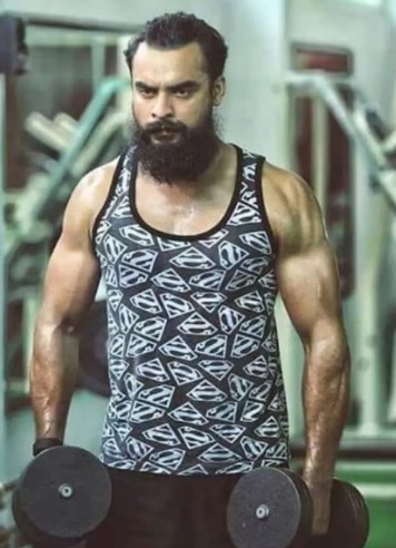 Tovino Thomas while working out at a gym