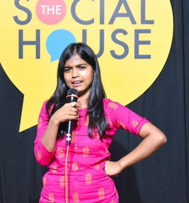 Vidushi Swaroop performing at The Social House