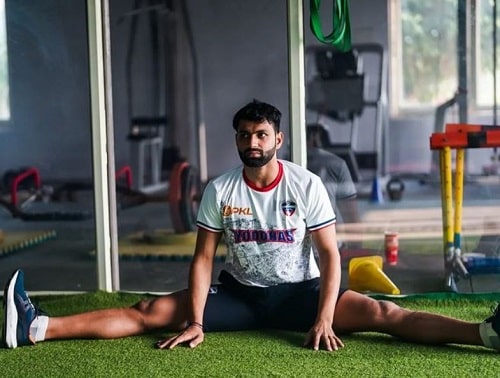 Vijay Malik while working out
