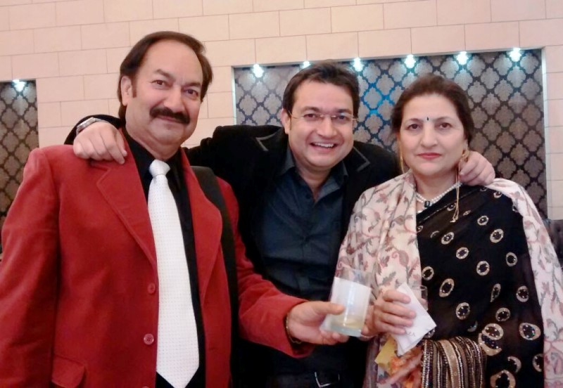 Vineet Raina's parents and brother Neeraj Raina