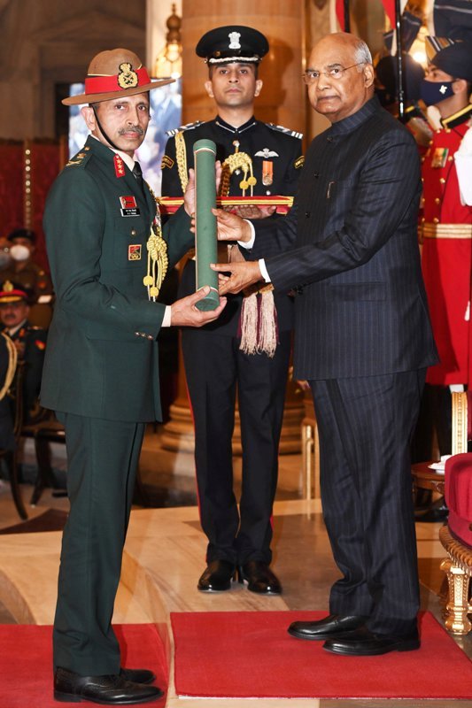 A photo of R. C. Tiwari taken while he was receiving the AVSM Award from the President of India
