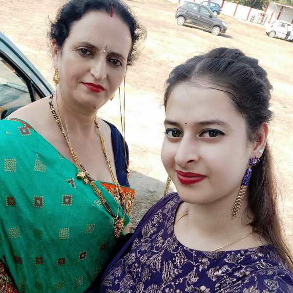 Apeksha Raina with her mother
