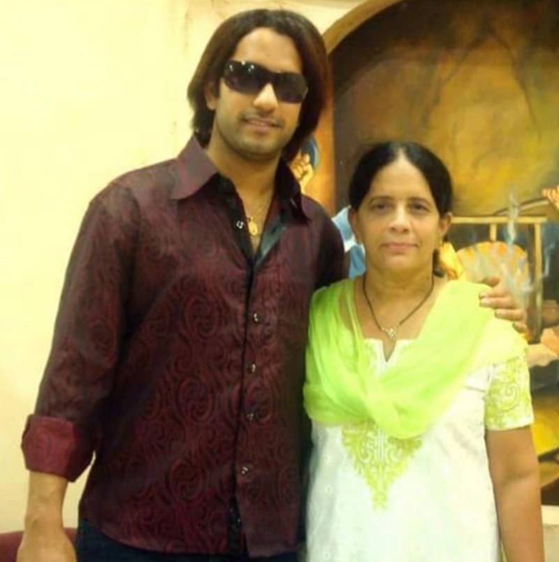 Asthik Avinash Shetty with his mother