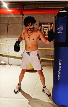 Avi Rakheja while practicing boxing