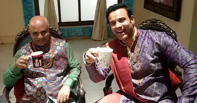 Bhupinder Singh with Rajesh Puri (left) during the shoot of Kaala Teeka