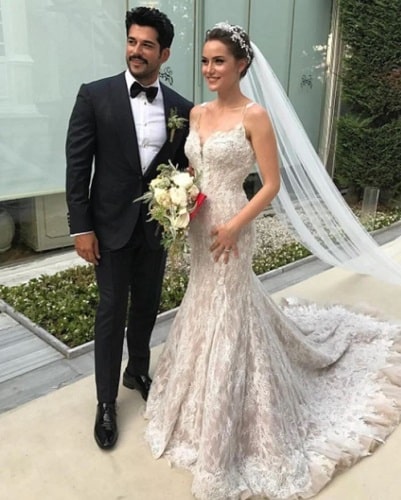 Burak Özçivit's wedding photo