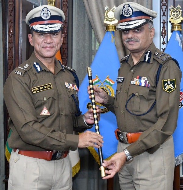 DG CRPF handing over the baton of command to Anish Dayal Singh