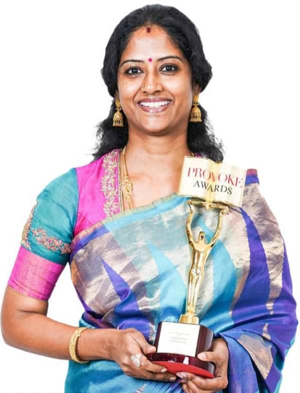 Easwari Rao after receiving the Provoke Award (2019)
