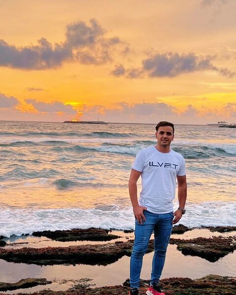 Hamid Nader on a vacation in Sri Lanka