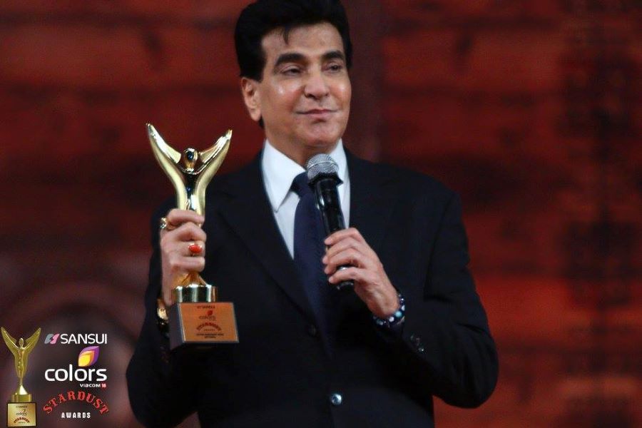 Jeetendra with his Sansui Television Lifetime Achievement Award