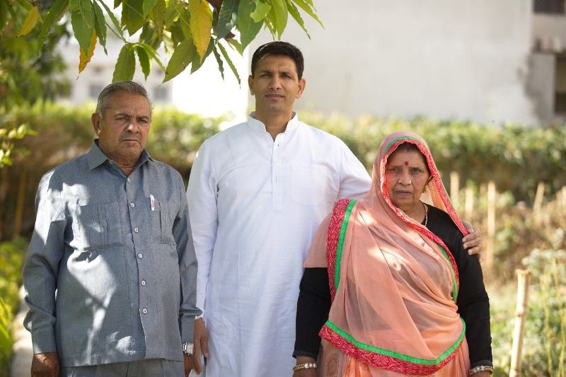 Jitu Patwari with his parents