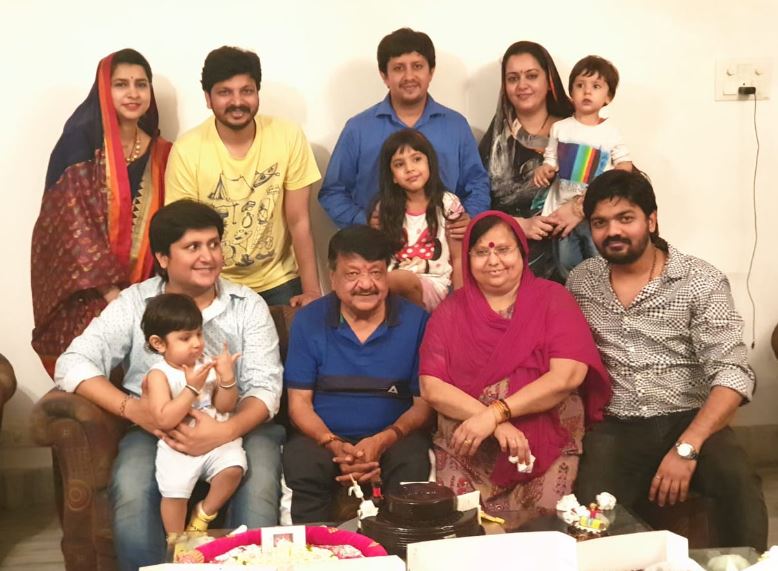 Kailash Vijayvargiya with his family