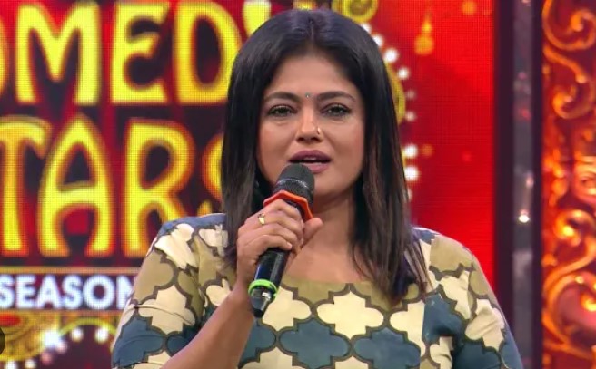 Manju Pillai as a host in a reality show