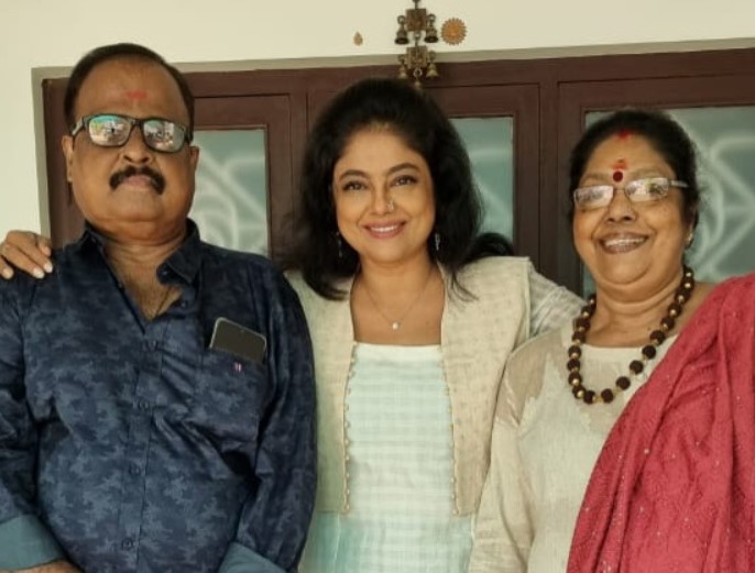 Manju Pillai with her parents