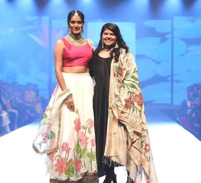 Mansi Taxak with Aayushi Agrawal at the INIFD Indore Times Fashion Week Season 2