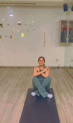Neelam Singh doing yoga