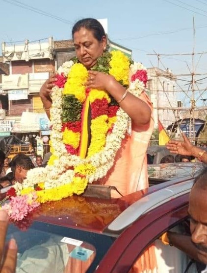 Premalatha Vijayakanth during a political rally