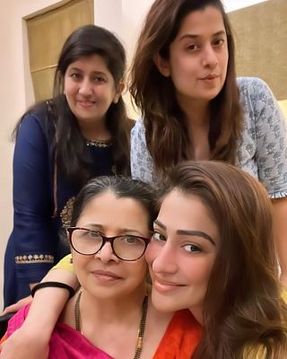 Raai Laxmi with her mother and sisters