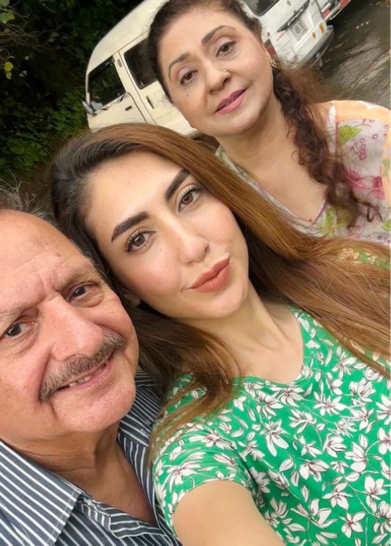 Rabia Javaid Sheikh with her parents