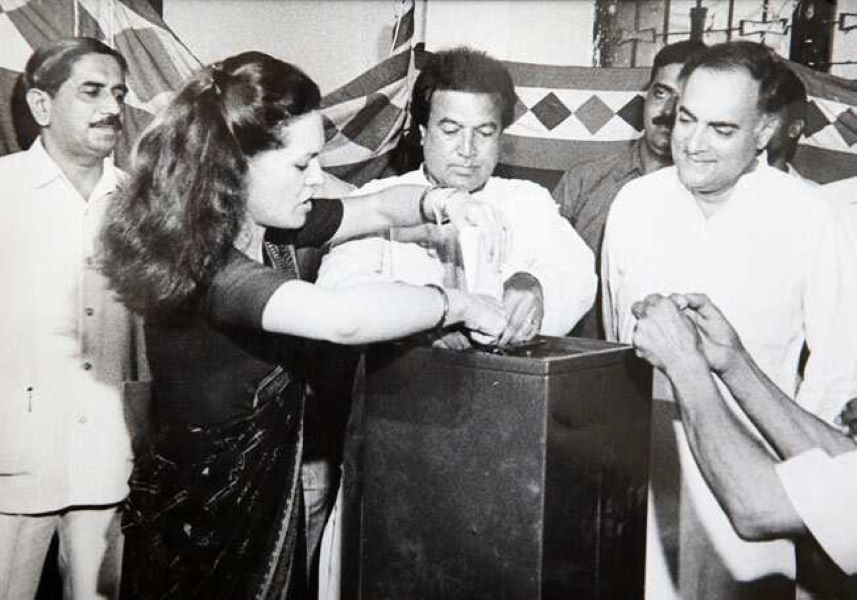 Rajiv Gandhi and Sonia Gandhi casting their votes for Rajesh Khanna