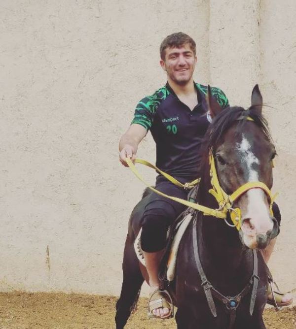 Reza Mirbagheri horse riding