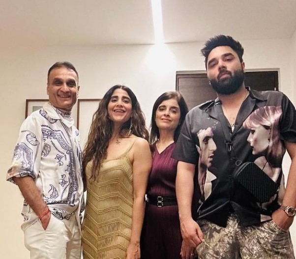 Saloni Batra posing with her family
