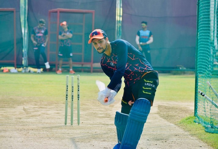 Sameer Rizvi's right-handed batting stance