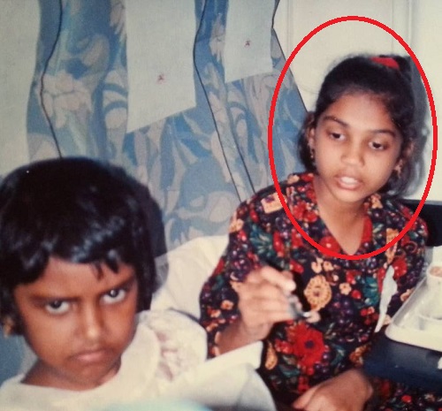 Shruti Menon's childhood picture with her sister