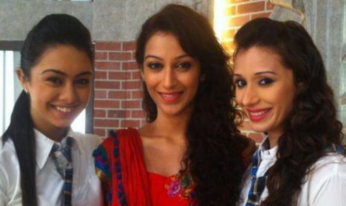 Sunayana Fozdar with the cast of Humse Hain Liife