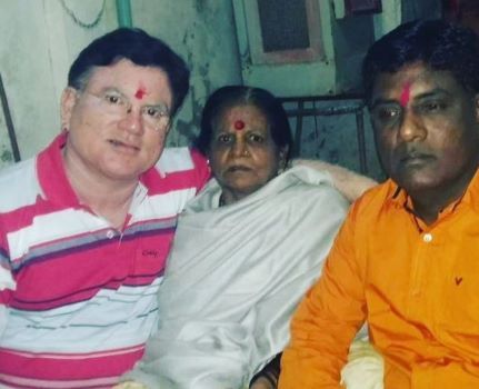 Tanuj Mahashabde with his brother and mother