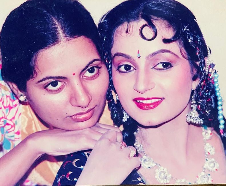 Upasana Singh (right) with her sister
