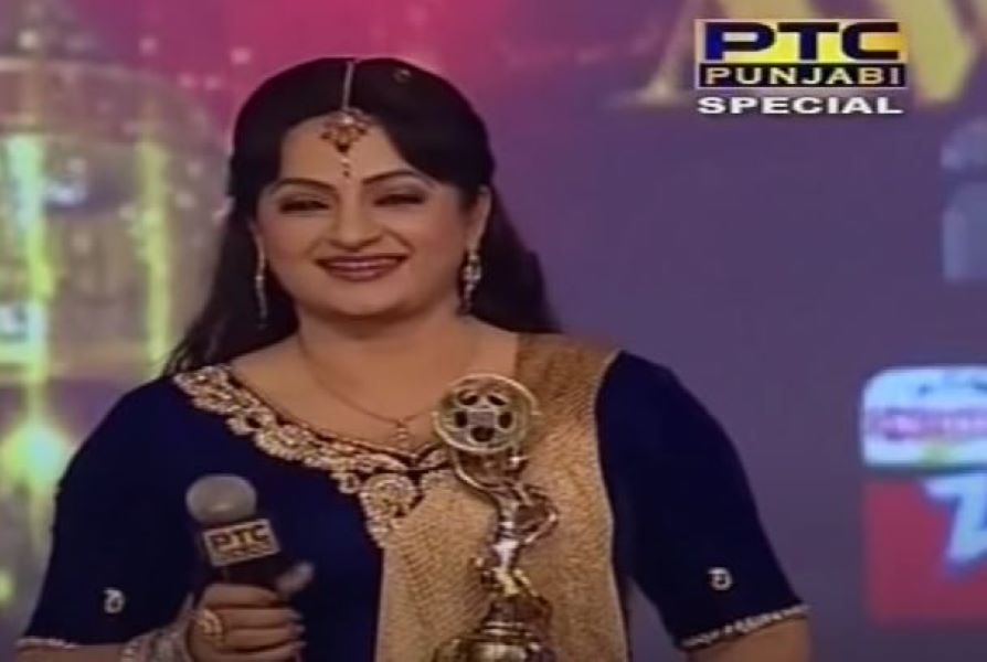 Upasana Singh with her PTC Best Supporting Actress Award