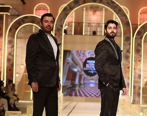 Zaviyar Nauman Ijaz with his father in a fashion show