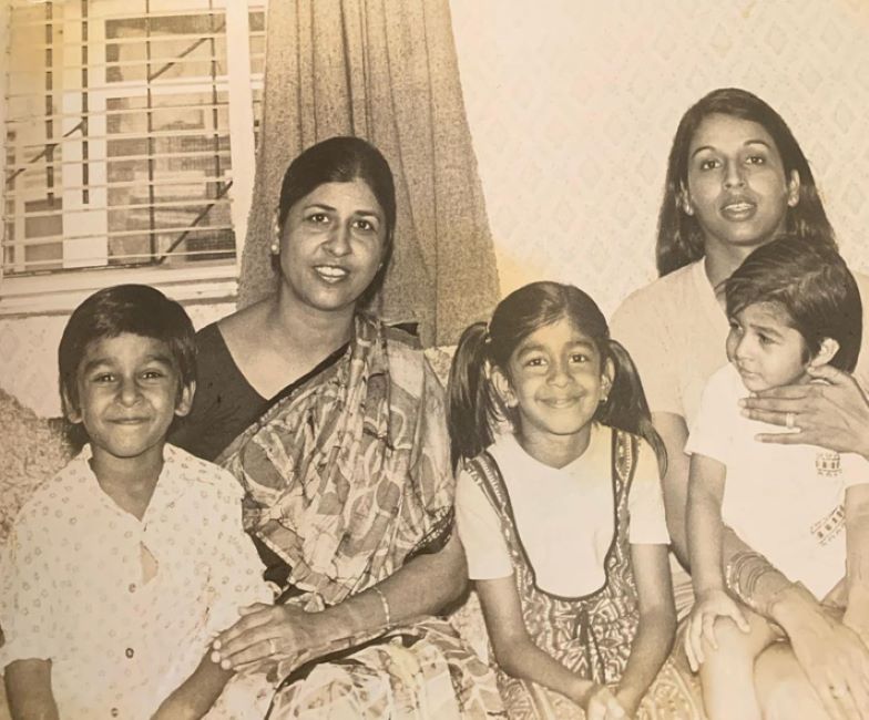 A childhood photo of Manek Bedi (extreme left)