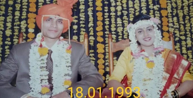 A wedding day image of Prasanna Ketkar and Soniya Ketkar