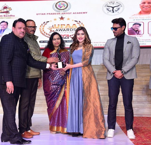 Aishwarya Raj Bhakuni (second from right) at the UPAA Awards 2021