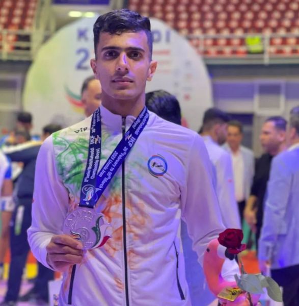 Amirmohammad Zafardanesh with the runners-up medal at the World Junior Kabaddi Championship in Iran (2023)